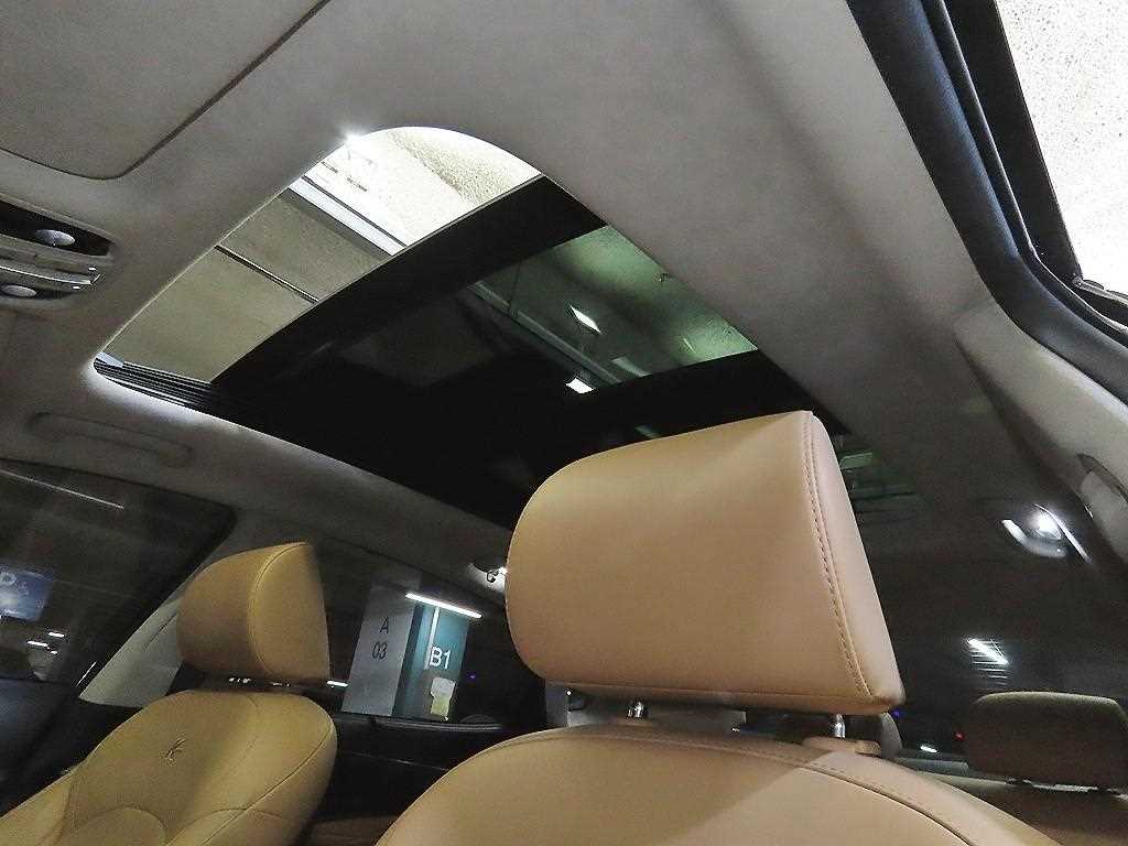 Kia K7 — photo 14