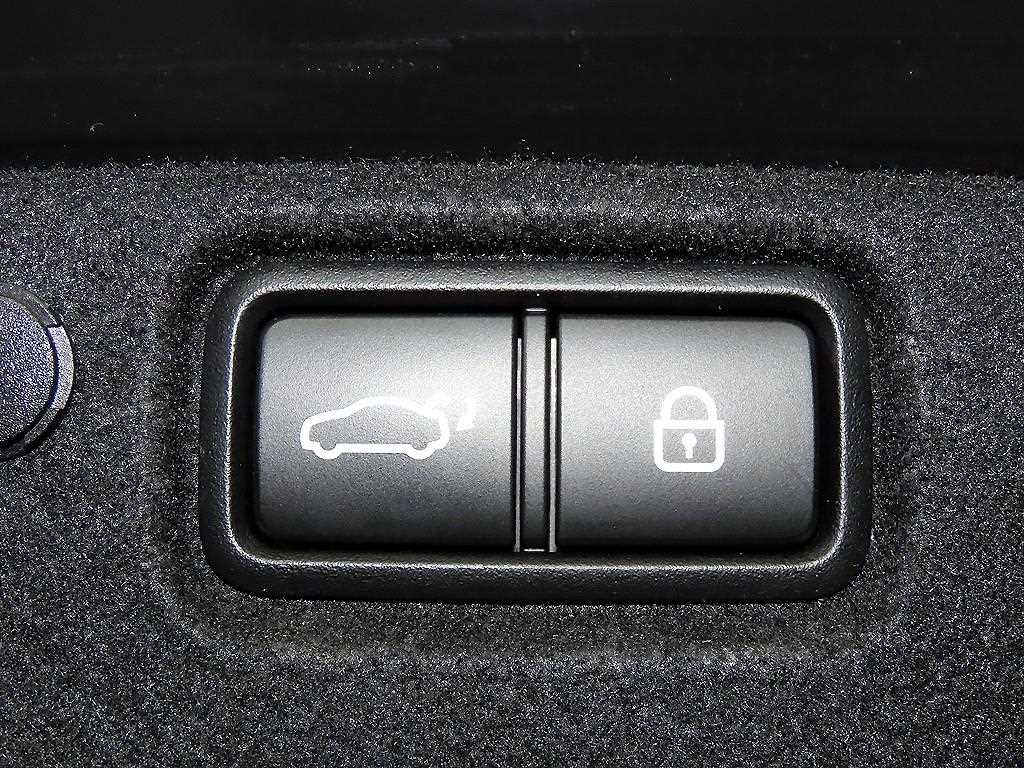 Kia K7 — photo 15