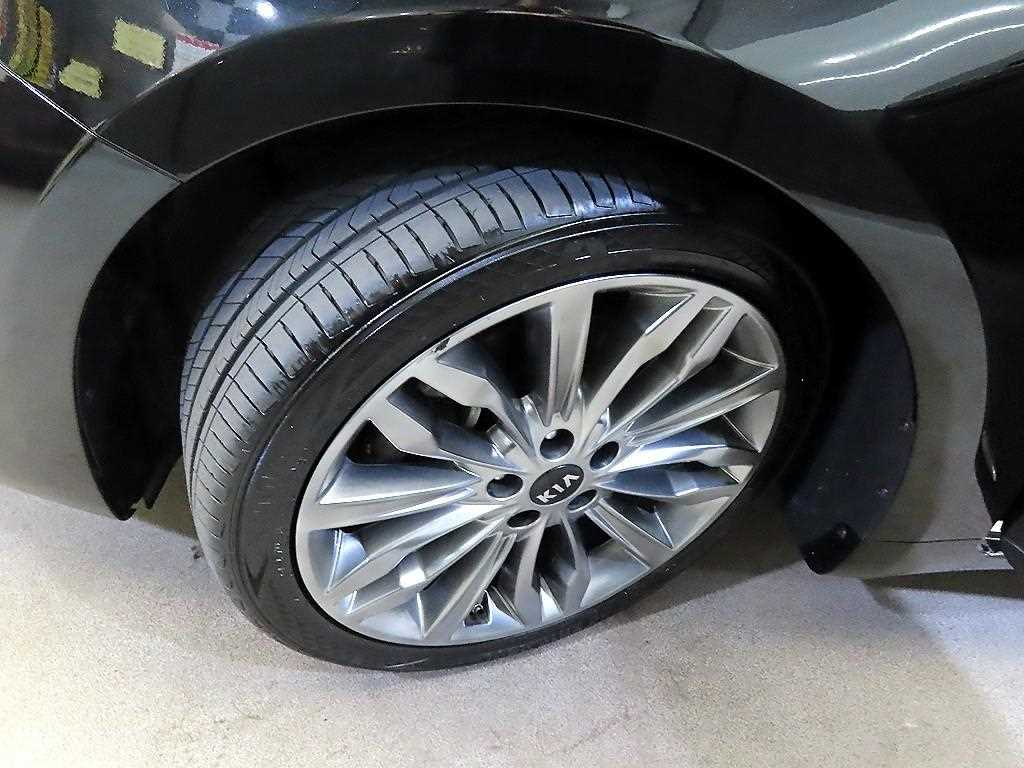 Kia K7 — photo 20