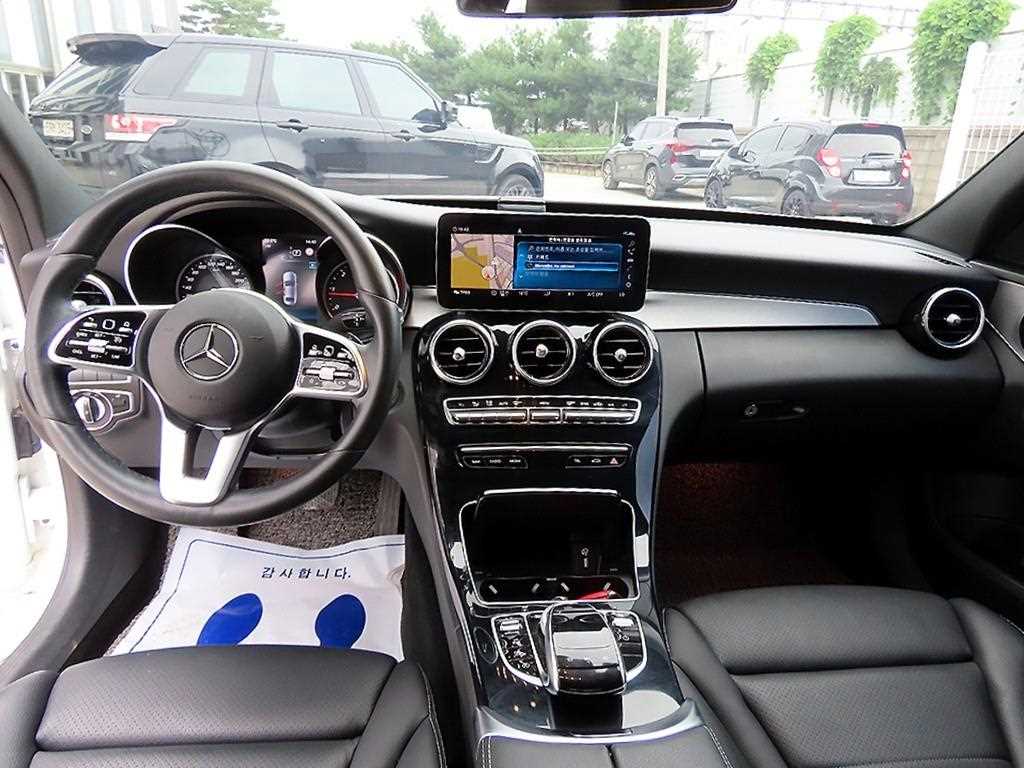 Mercedes-Benz C-Class — photo 07