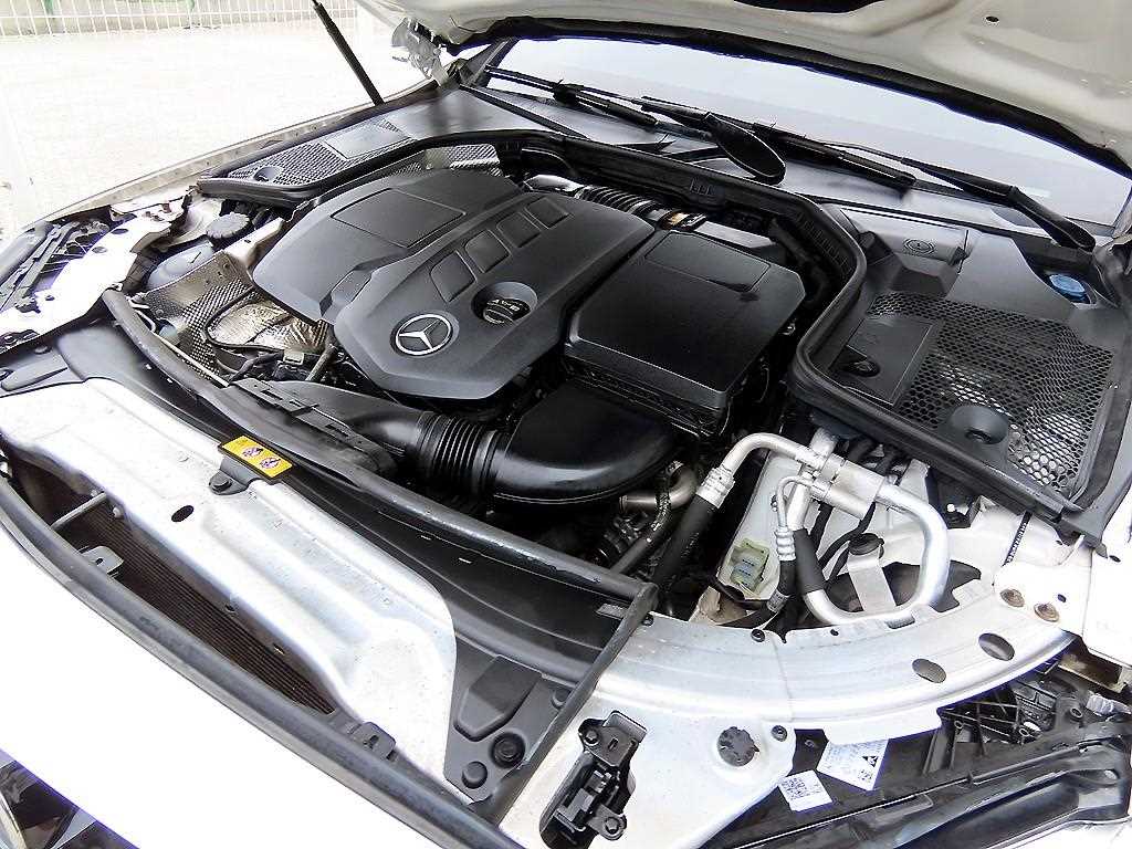 Mercedes-Benz C-Class — photo 19