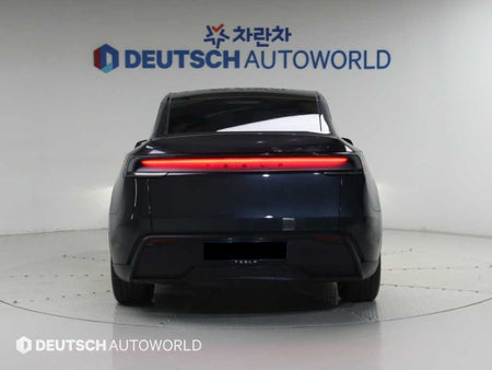 Tesla Model Y — photo 04
