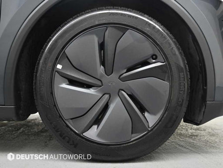 Tesla Model Y — photo 05