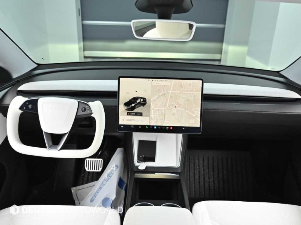 Tesla Model Y — photo 07