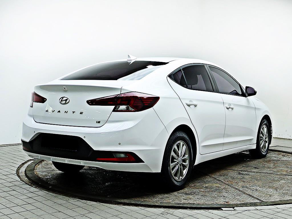 Hyundai Avante — photo 04