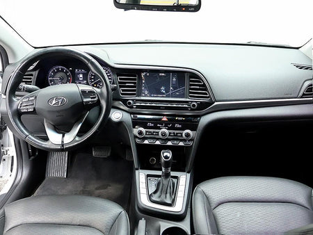 Hyundai Avante — photo 05