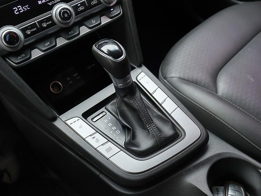 Hyundai Avante — photo 10