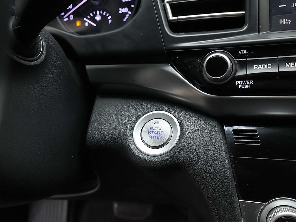 Hyundai Avante — photo 13