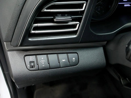 Hyundai Avante — photo 17