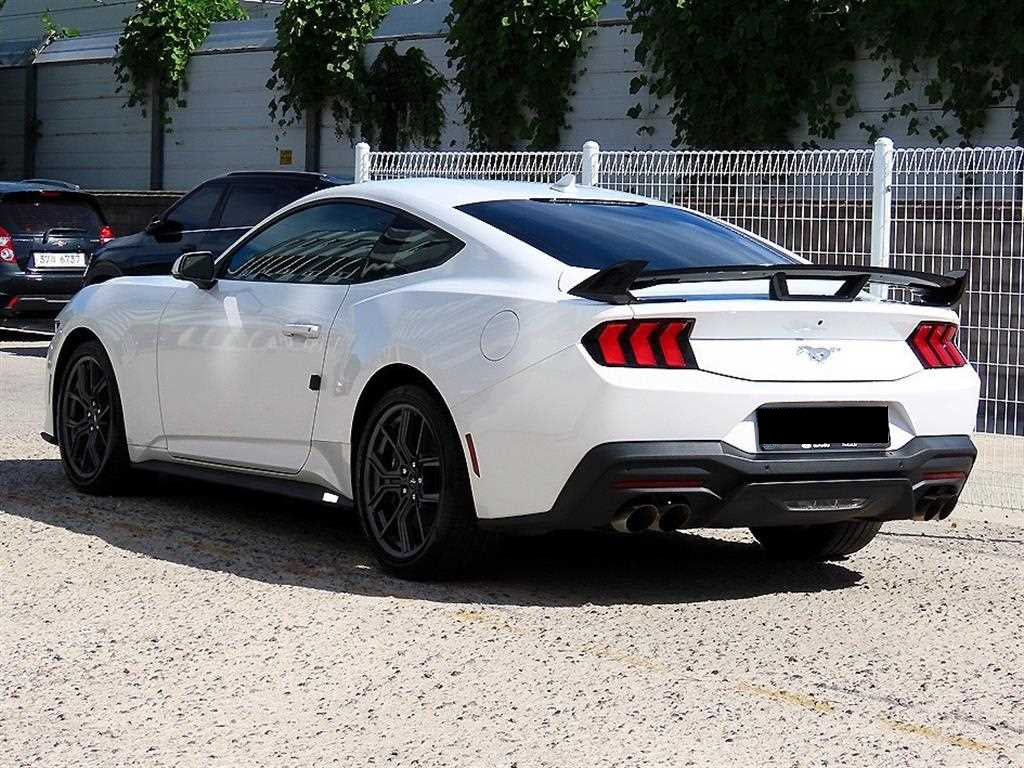 Ford Mustang — photo 04
