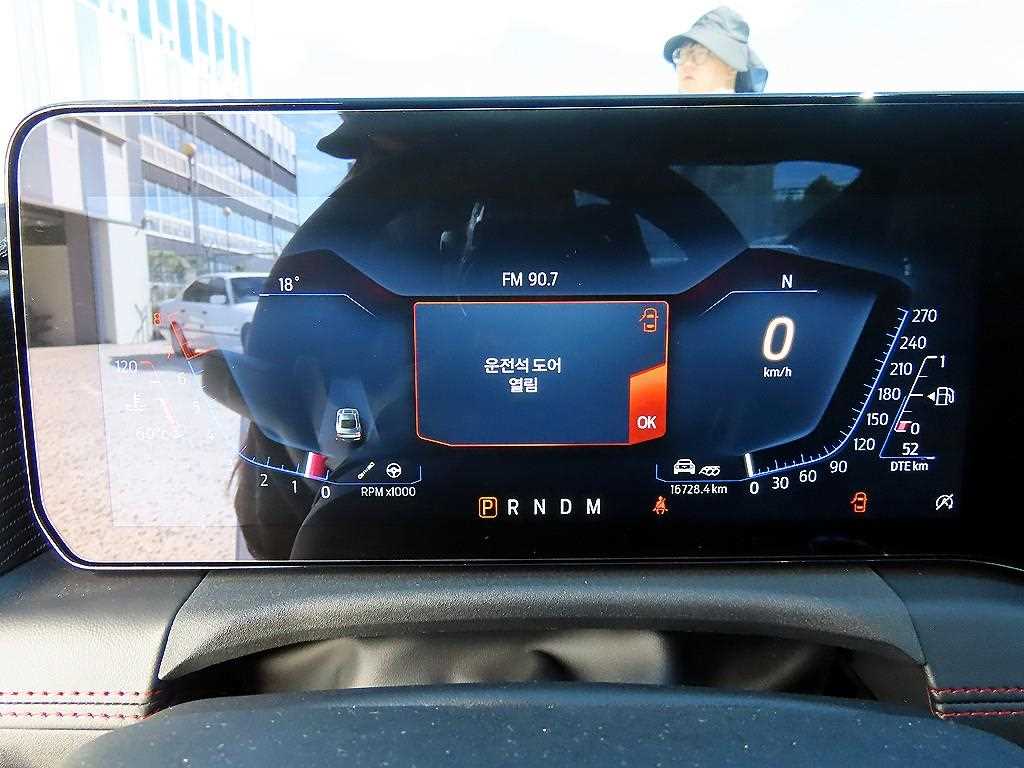 Ford Mustang — photo 10
