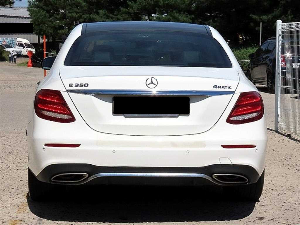 Mercedes-Benz E-Class — photo 04