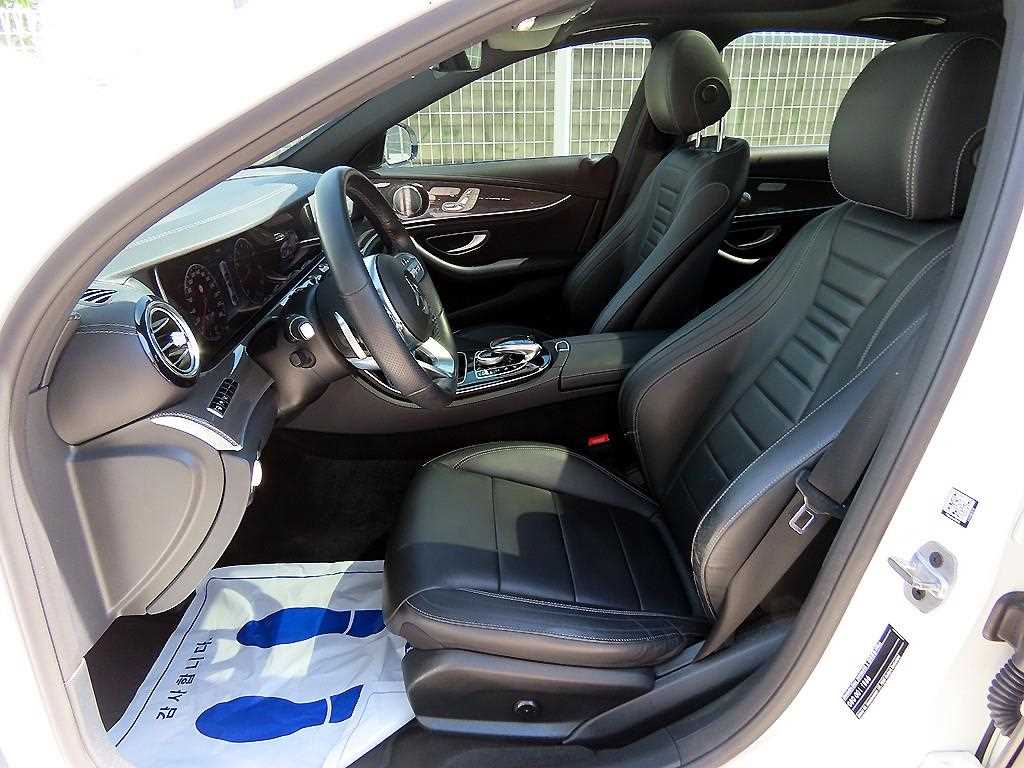 Mercedes-Benz E-Class — photo 05