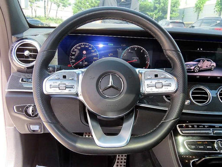Mercedes-Benz E-Class — photo 08