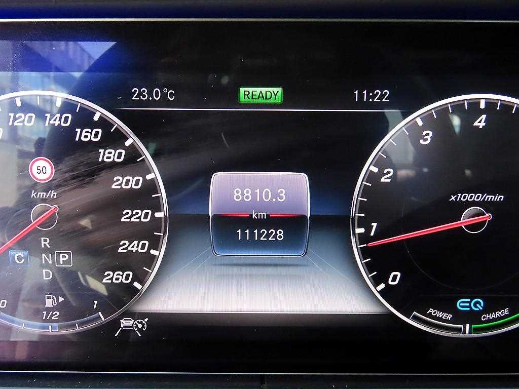 Mercedes-Benz E-Class — photo 09
