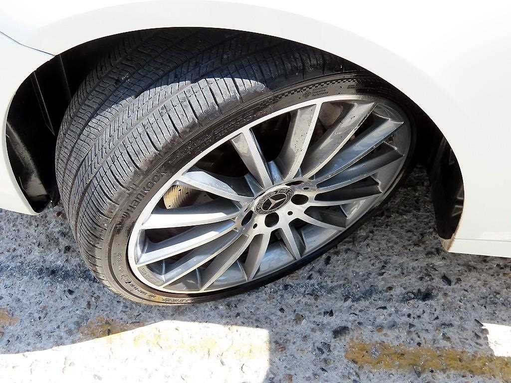 Mercedes-Benz E-Class — photo 20