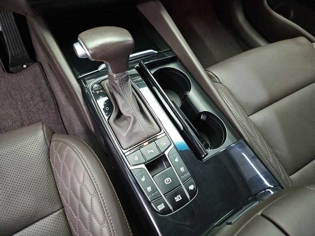 Kia K7 — photo 08