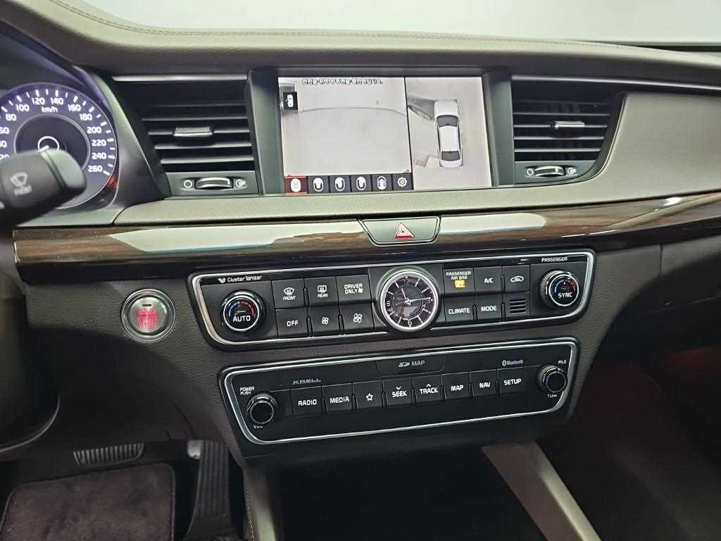 Kia K7 — photo 10