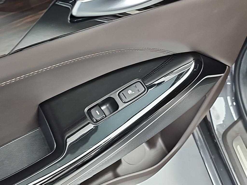 Kia K7 — photo 14
