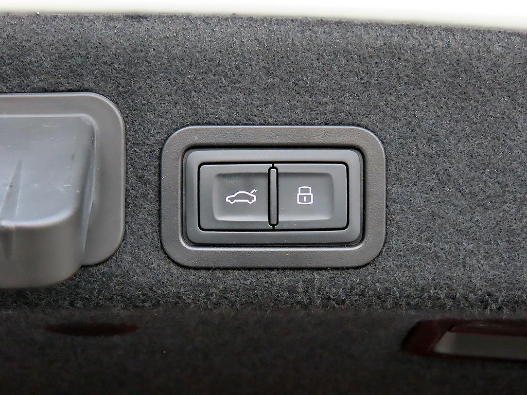 Audi A6 — photo 16