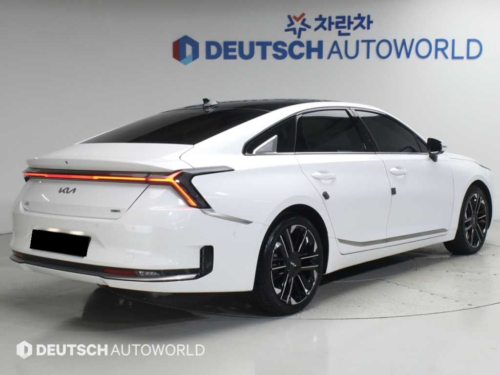 Kia K8 — photo 02