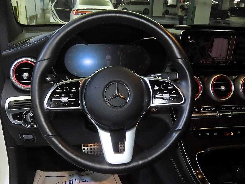 Mercedes-Benz GLC-Class — photo 08