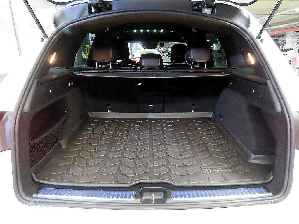 Mercedes-Benz GLC-Class — photo 16