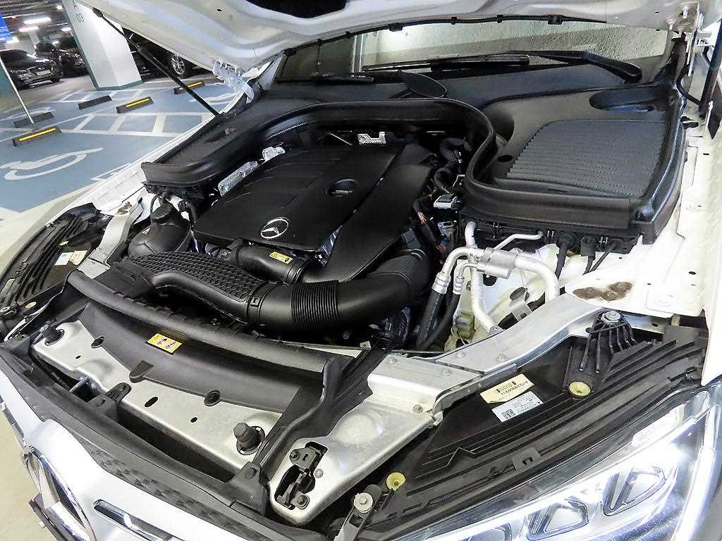 Mercedes-Benz GLC-Class — photo 19