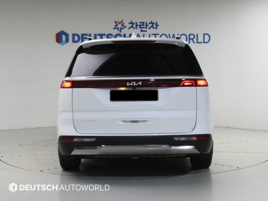 Kia Carnival — photo 04