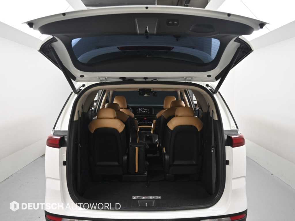 Kia Carnival — photo 19