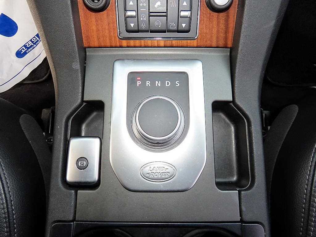 Land Rover Discovery — photo 10