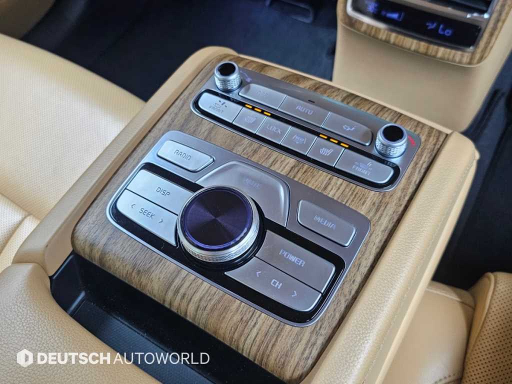 Kia K9 — photo 16