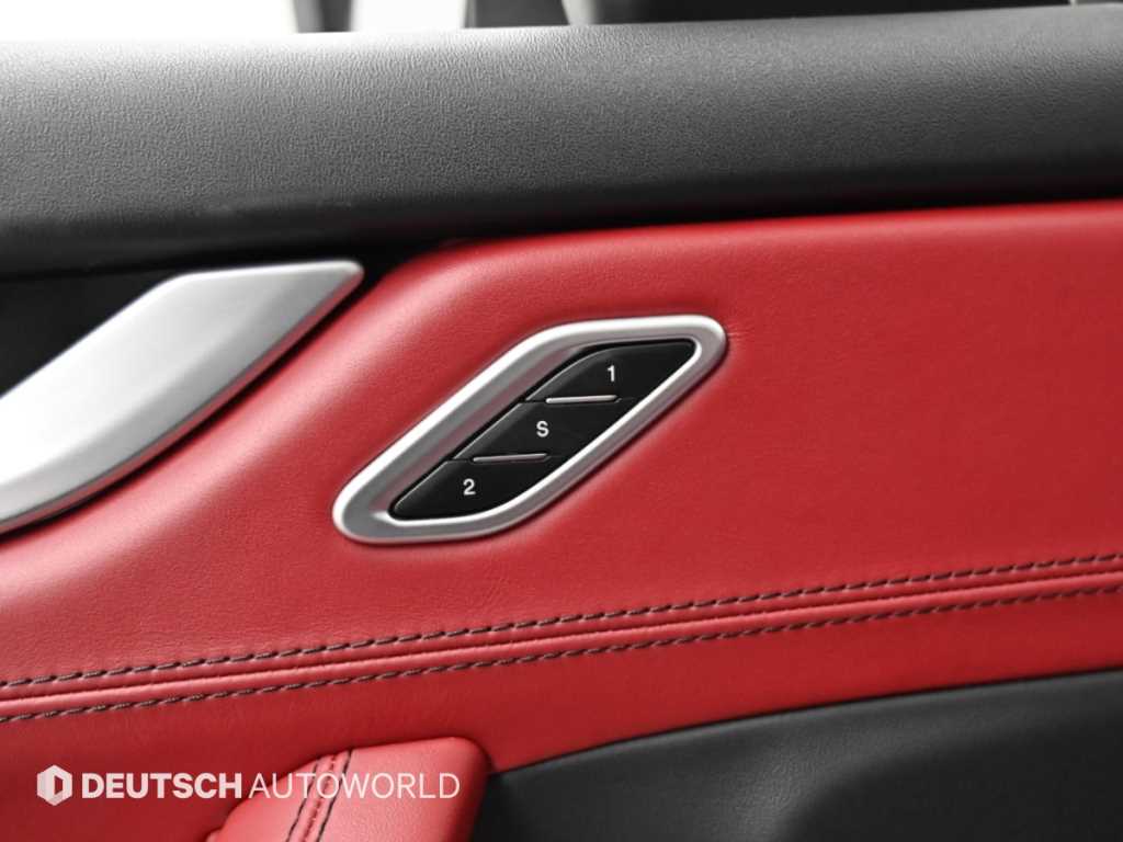 Maserati Levante — photo 17