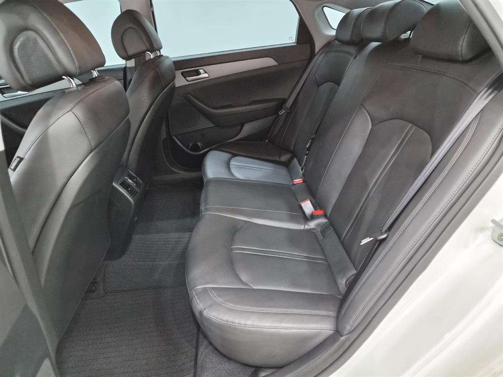 Hyundai Sonata — photo 06