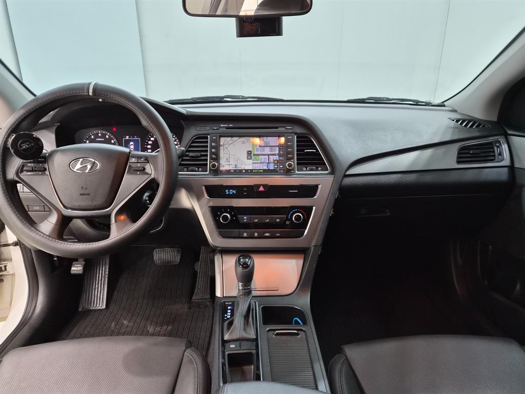 Hyundai Sonata — photo 07