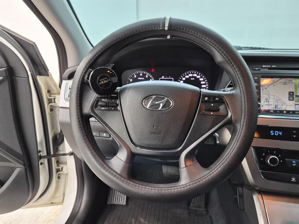 Hyundai Sonata — photo 08