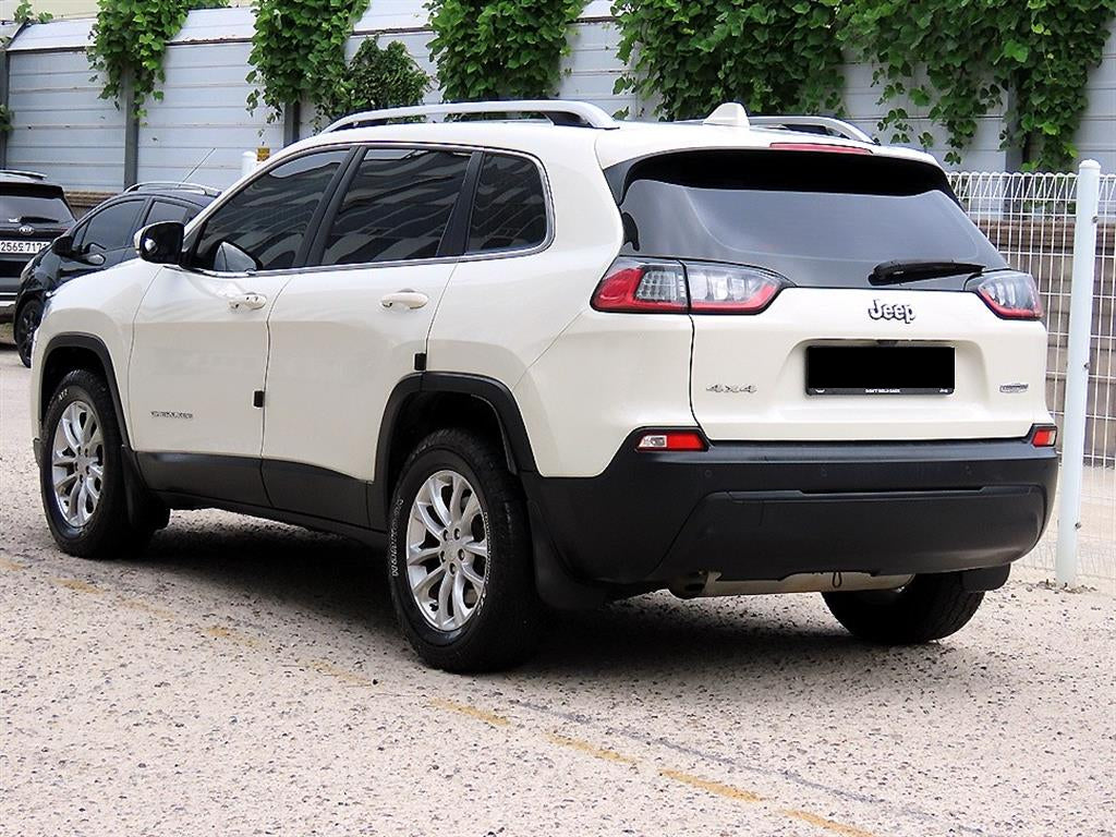 Jeep Cherokee — photo 03