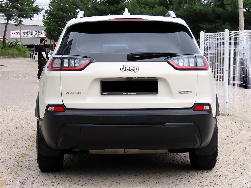 Jeep Cherokee — photo 04