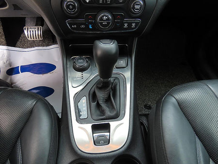 Jeep Cherokee — photo 10