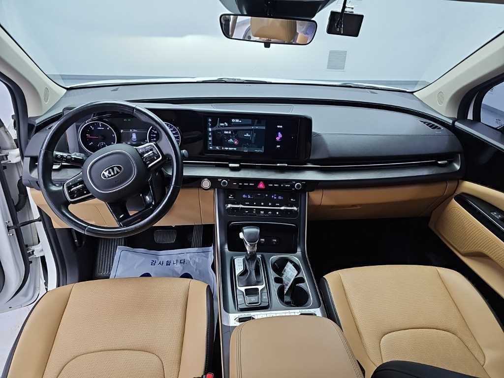 Kia Carnival — photo 01