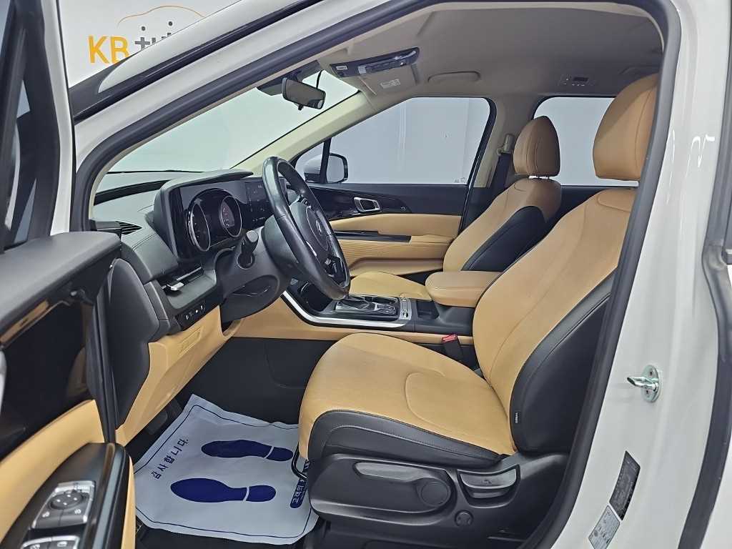 Kia Carnival — photo 11