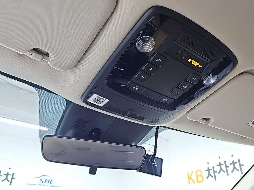 Kia Carnival — photo 16