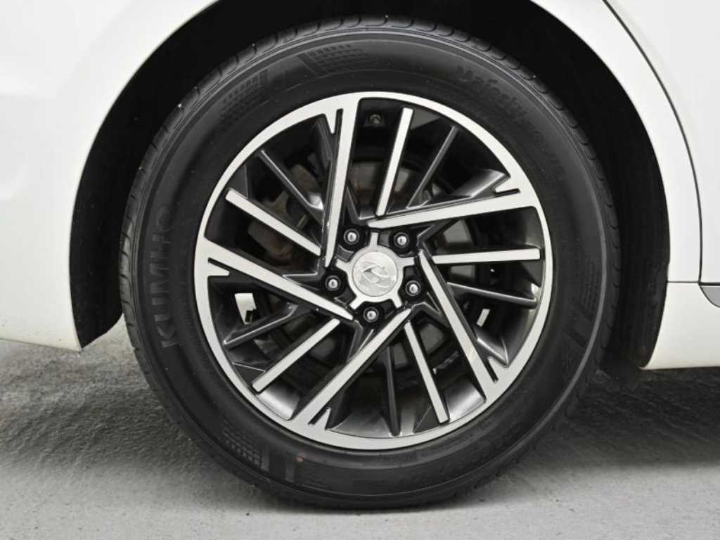Hyundai Grandeur — photo 05