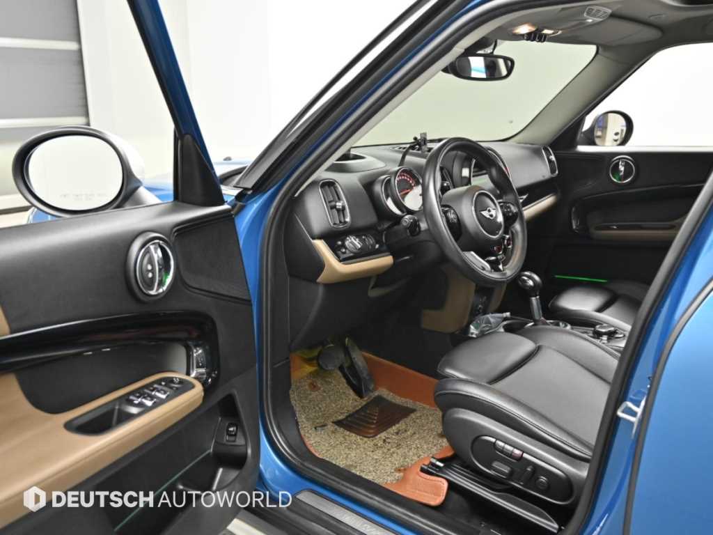 Mini Countryman — photo 11
