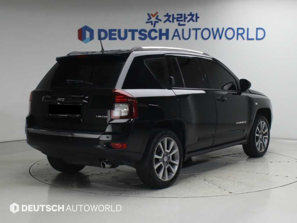 Jeep Compass — photo 02