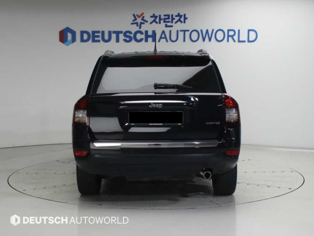 Jeep Compass — photo 04