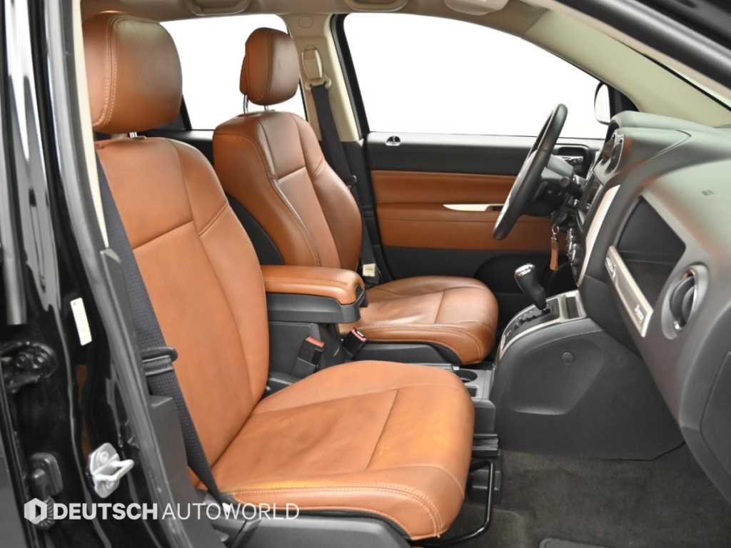 Jeep Compass — photo 10