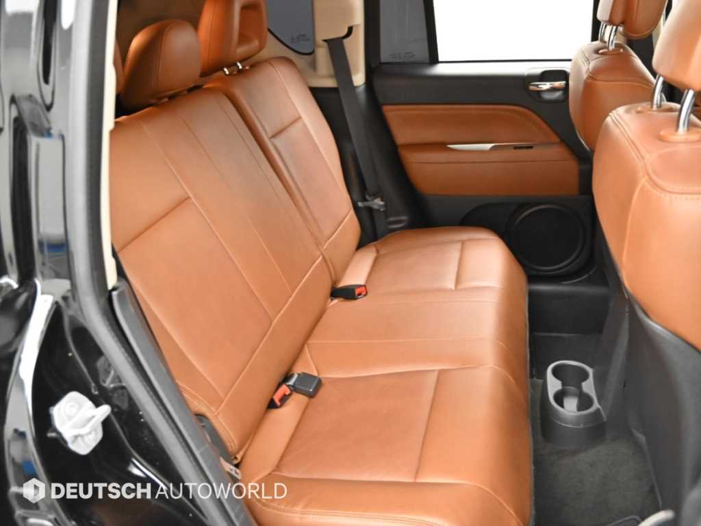 Jeep Compass — photo 12