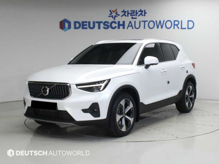 Volvo XC40 — photo 01