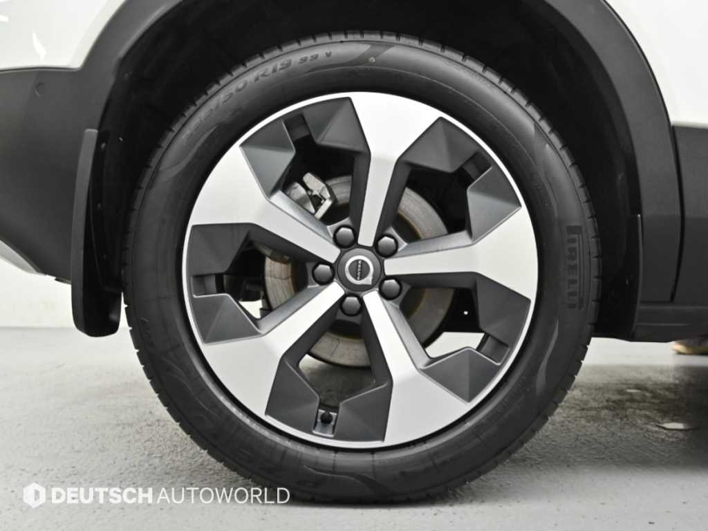 Volvo XC40 — photo 05
